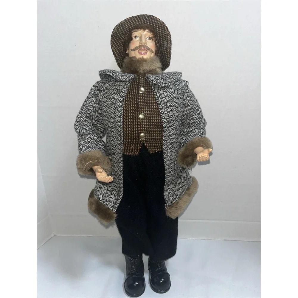 Dickens Style Caroler , Poseable Arms‎ , Top Hat Faux Fur Trim Cost , 18